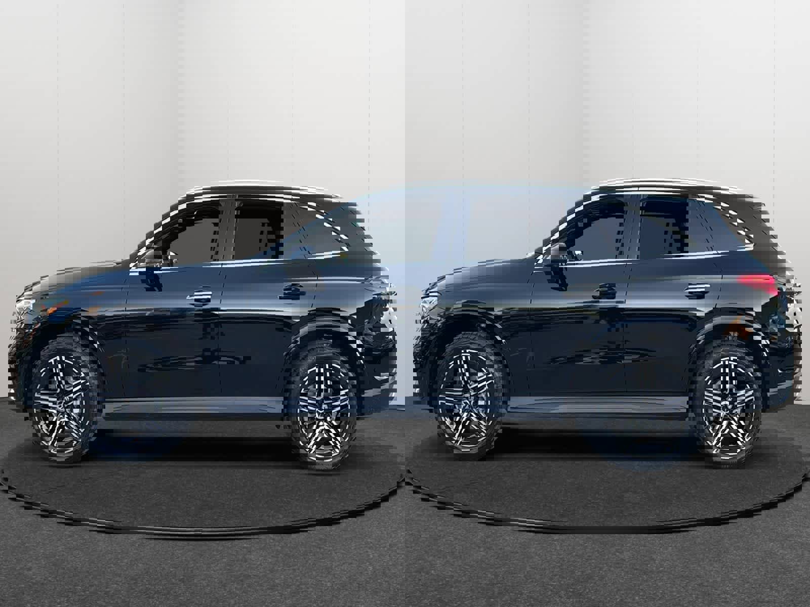 New 2026 Mercedes-Benz GLC 300 4MATIC image 3