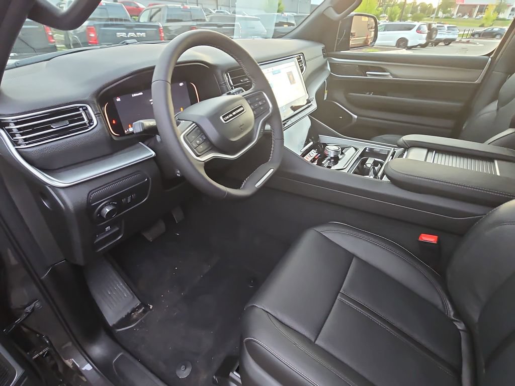 New 2026 Jeep Grand Wagoneer 4WD image 17