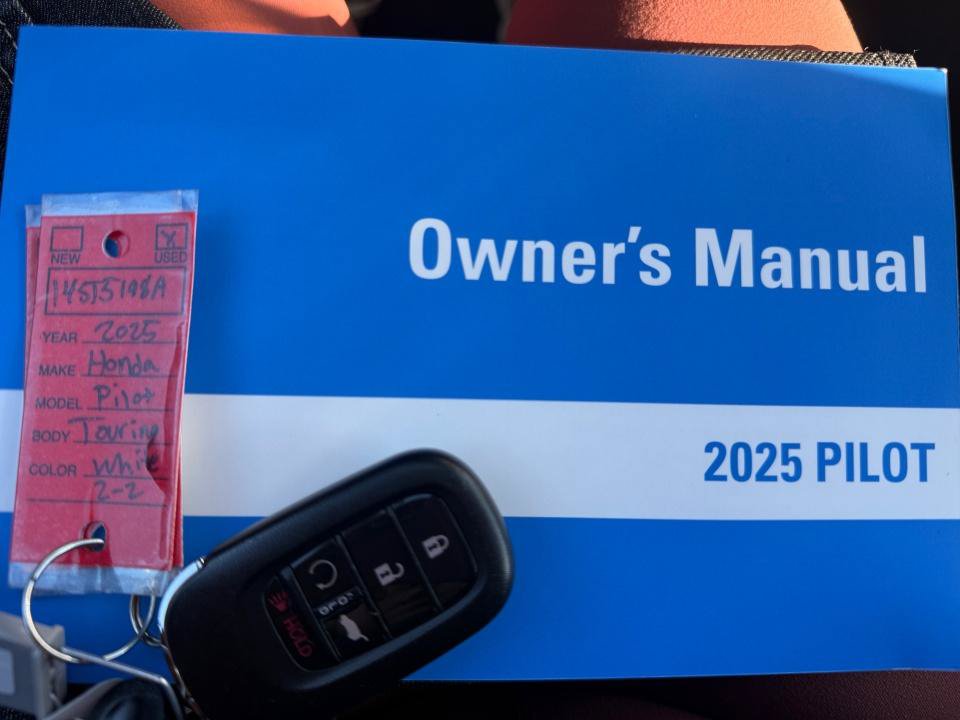 Certified 2025 Honda Pilot Touring image 38