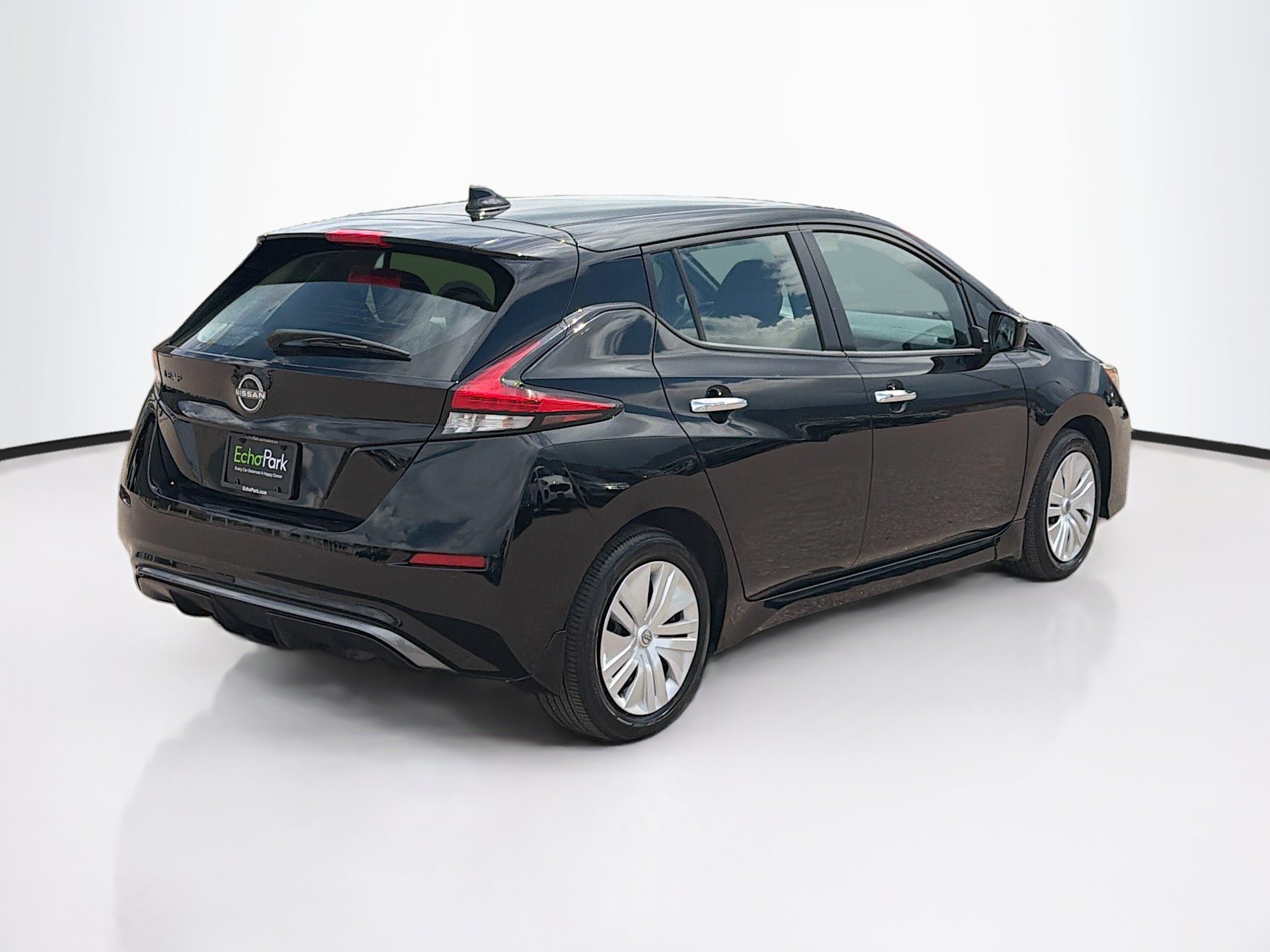 Used 2025 Nissan Leaf S FWD image 9
