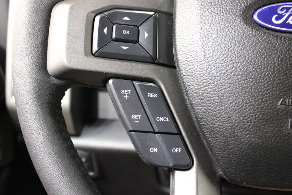 Used 2018 Ford Expedition XLT w/ Equipment Group 202A RWD image 28