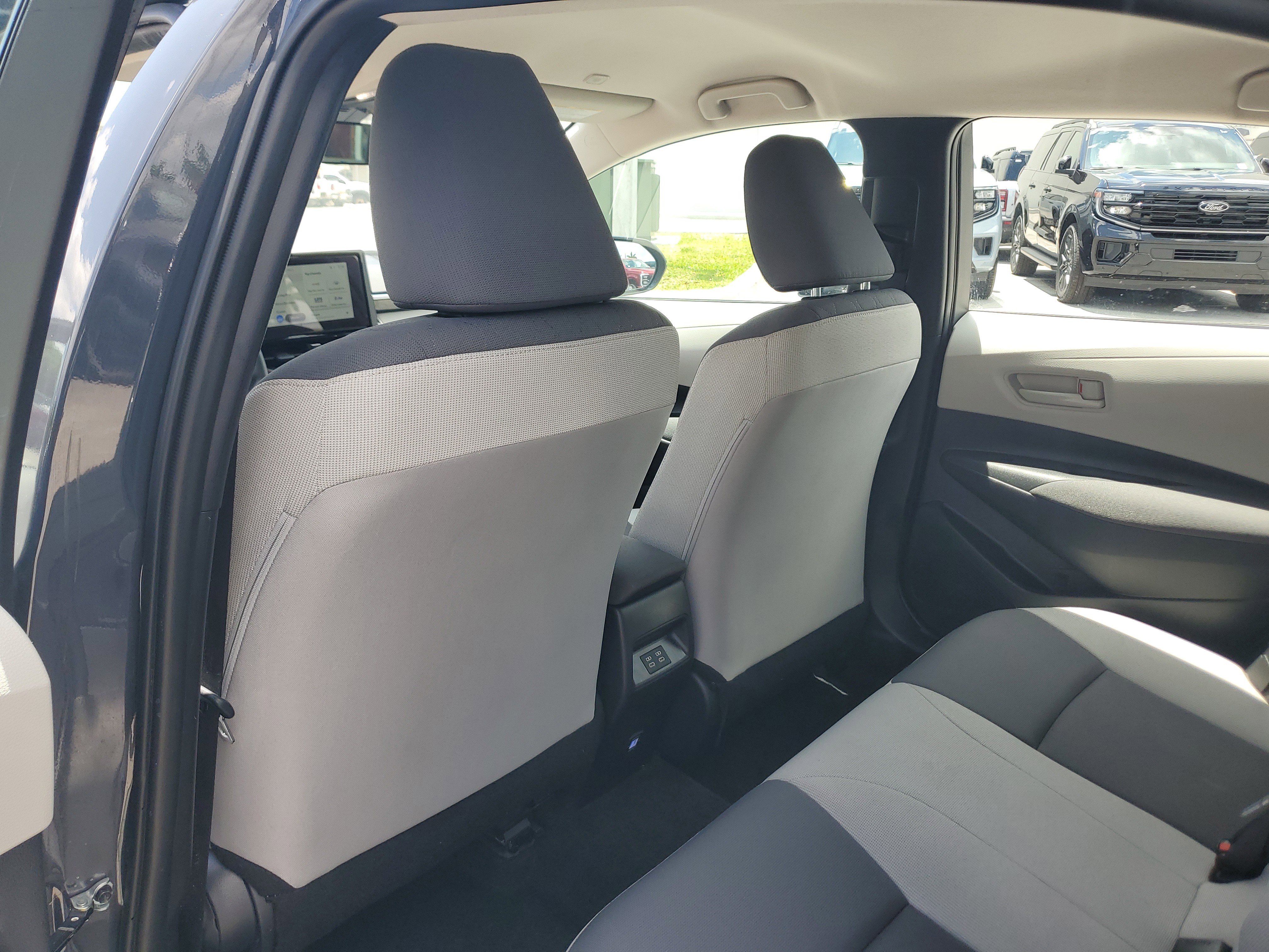 Used 2025 Toyota Corolla LE FWD image 13