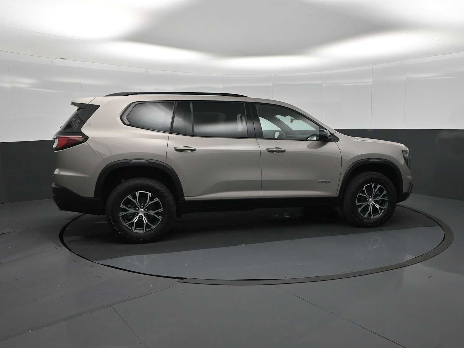 New 2026 GMC Acadia AT4 w/ Luxury Package AWD/4WD image 9