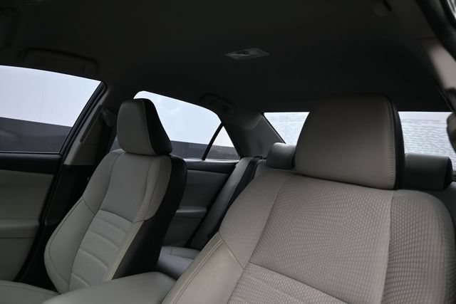 Used 2017 Toyota Camry SE FWD image 7