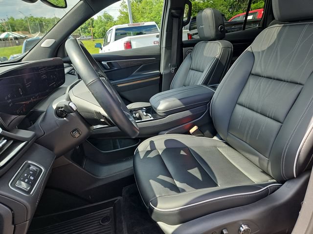 Used 2025 Buick Enclave Avenir AWD/4WD image 17