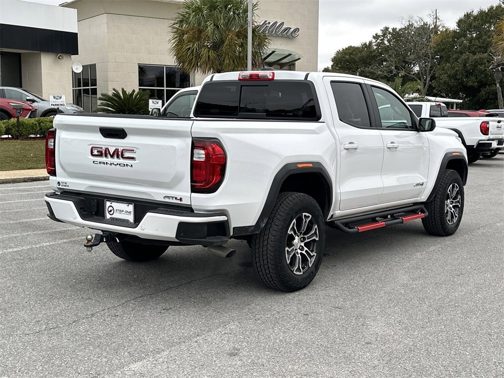 Used 2025 GMC Canyon AT4 image 7