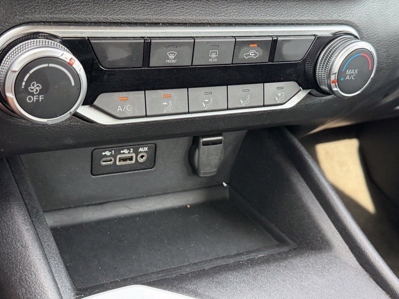 Used 2025 Nissan Altima 2.5 SV FWD image 14