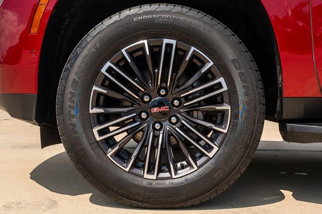 Used 2025 GMC Yukon Elevation AWD/4WD image 6