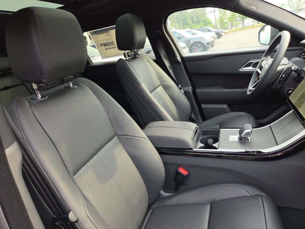 New 2026 Land Rover Range Rover Velar Dynamic SE image 21