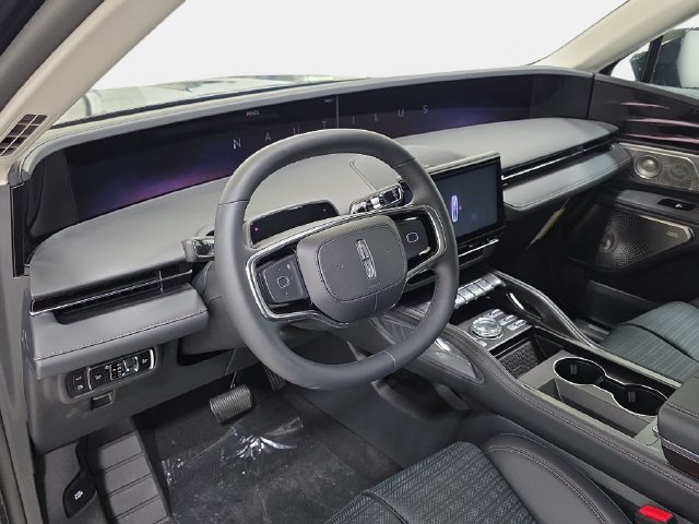New 2026 Lincoln Nautilus Reserve AWD/4WD image 13