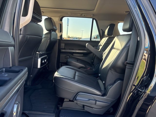Used 2022 Ford Expedition Max XLT image 12