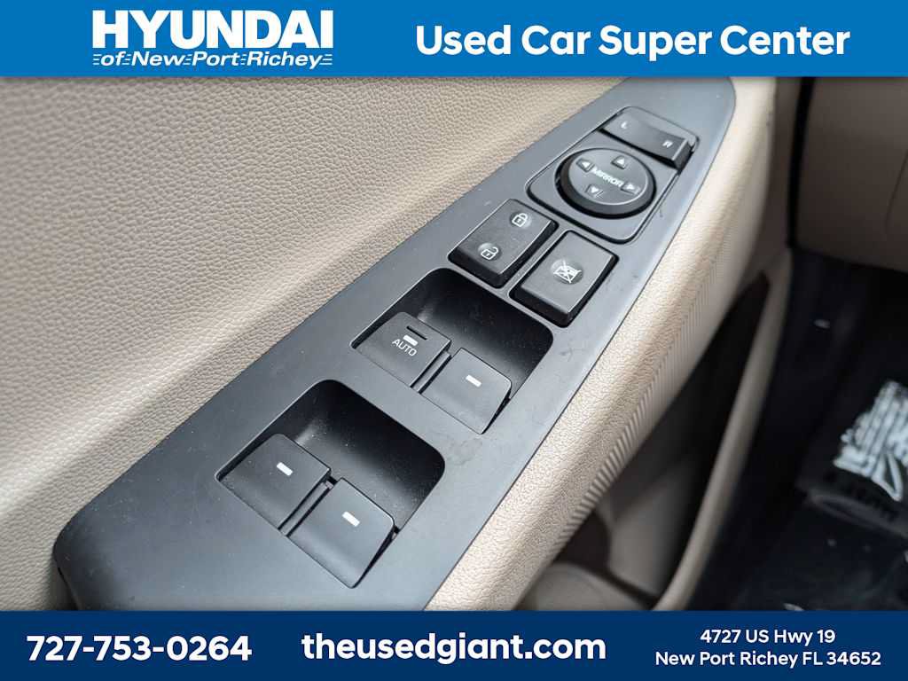 Used 2019 Hyundai Tucson Value FWD image 27