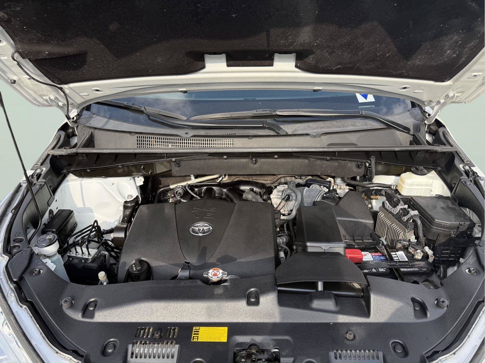Used 2019 Toyota Highlander XLE AWD/4WD image 29