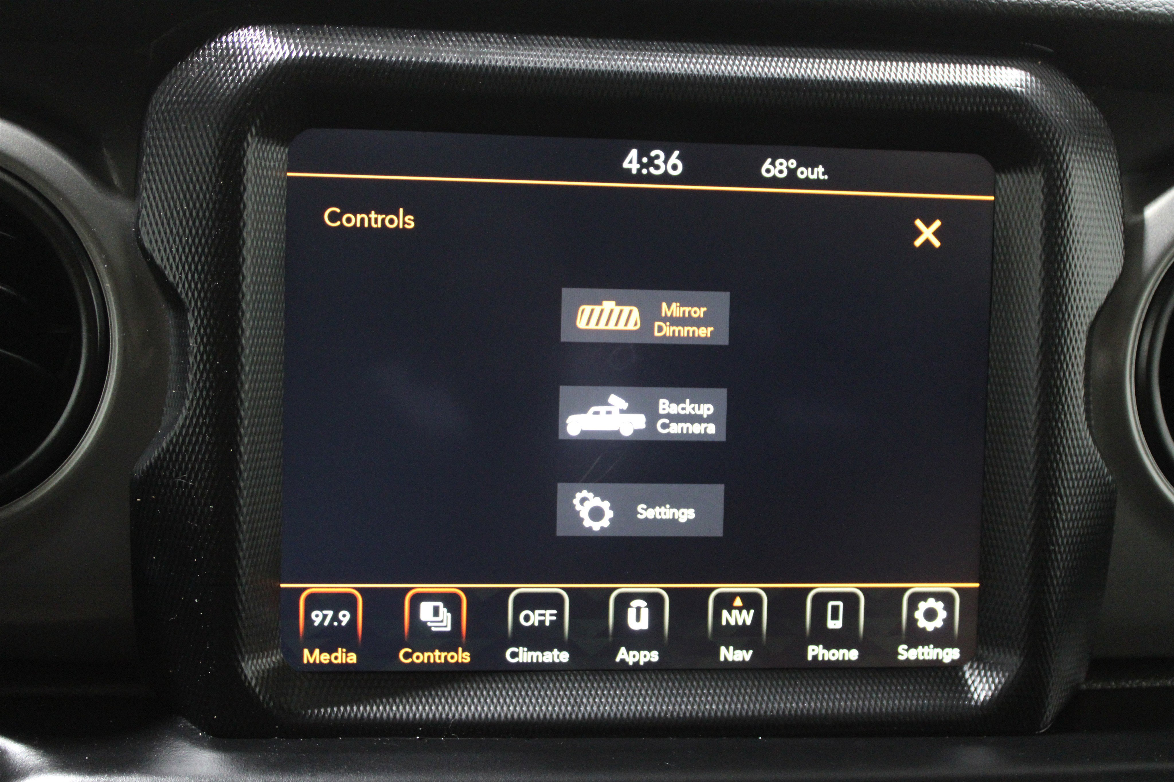 Used 2023 Jeep Gladiator Sport image 15