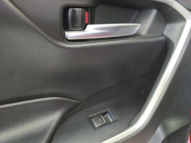 Used 2022 Toyota RAV4 XLE w/ Convenience Package image 23