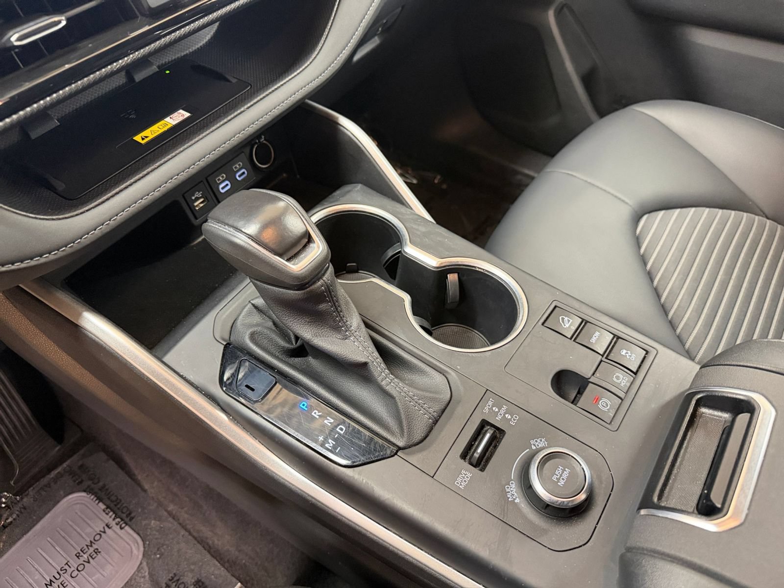 Used 2025 Toyota Highlander XSE AWD/4WD image 44