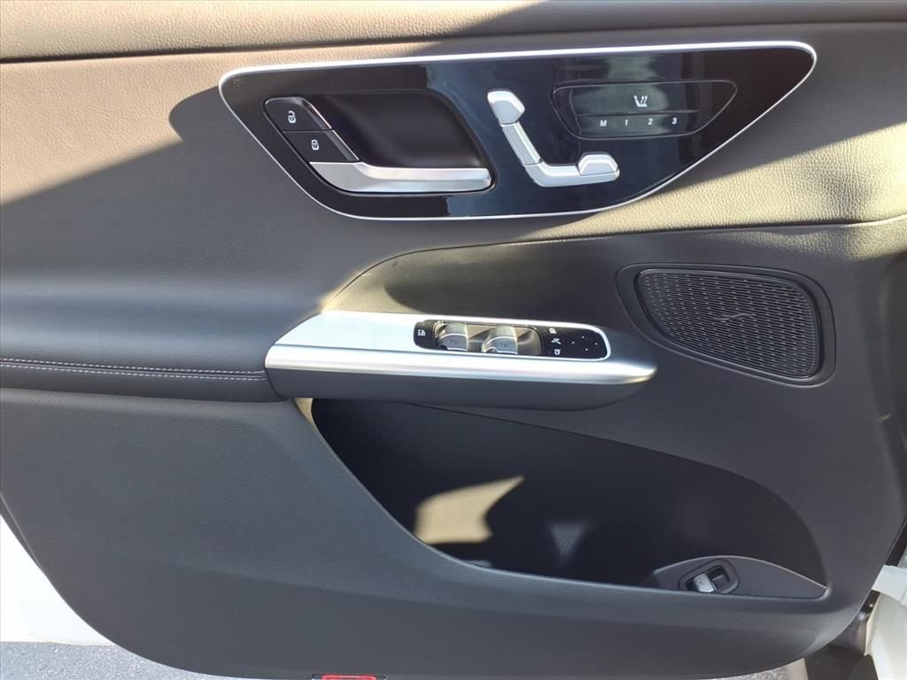 New 2026 Mercedes-Benz GLC 300 4MATIC image 11