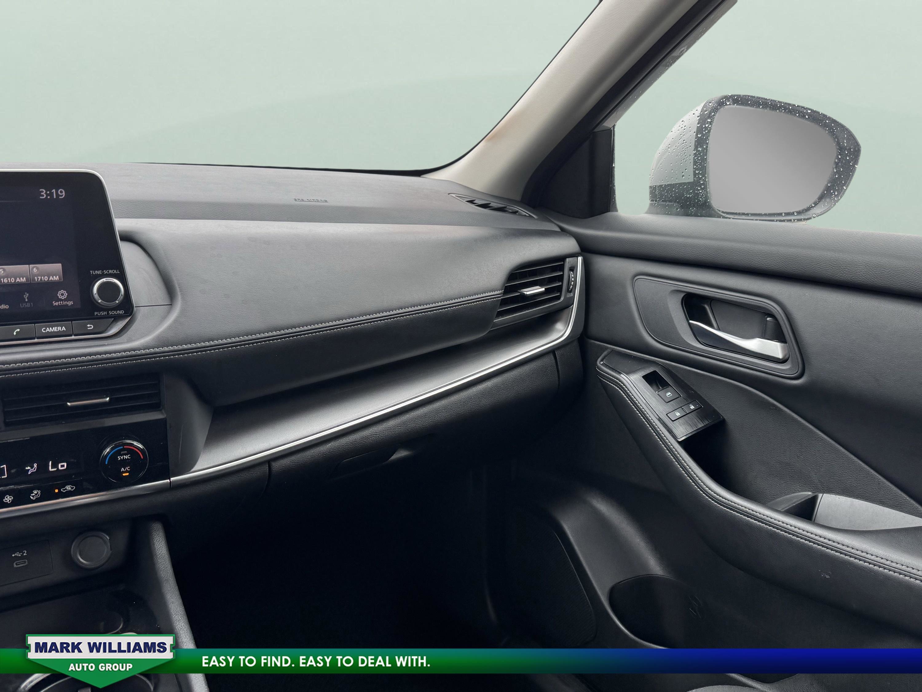 Used 2024 Nissan Rogue SV image 15