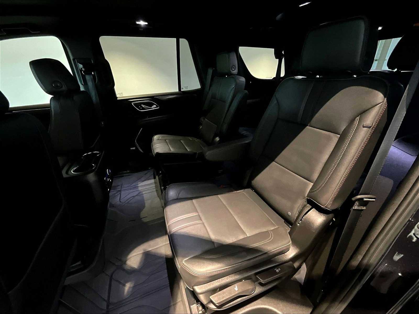 Used 2024 Chevrolet Tahoe RST w/ Luxury Package AWD/4WD image 31