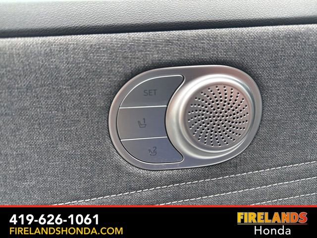 Used 2023 Hyundai Elantra Limited FWD image 18