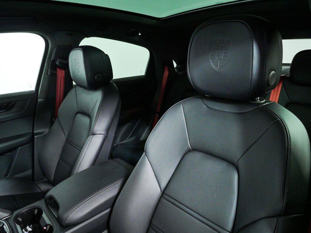 New 2026 Porsche Cayenne GTS AWD/4WD image 5
