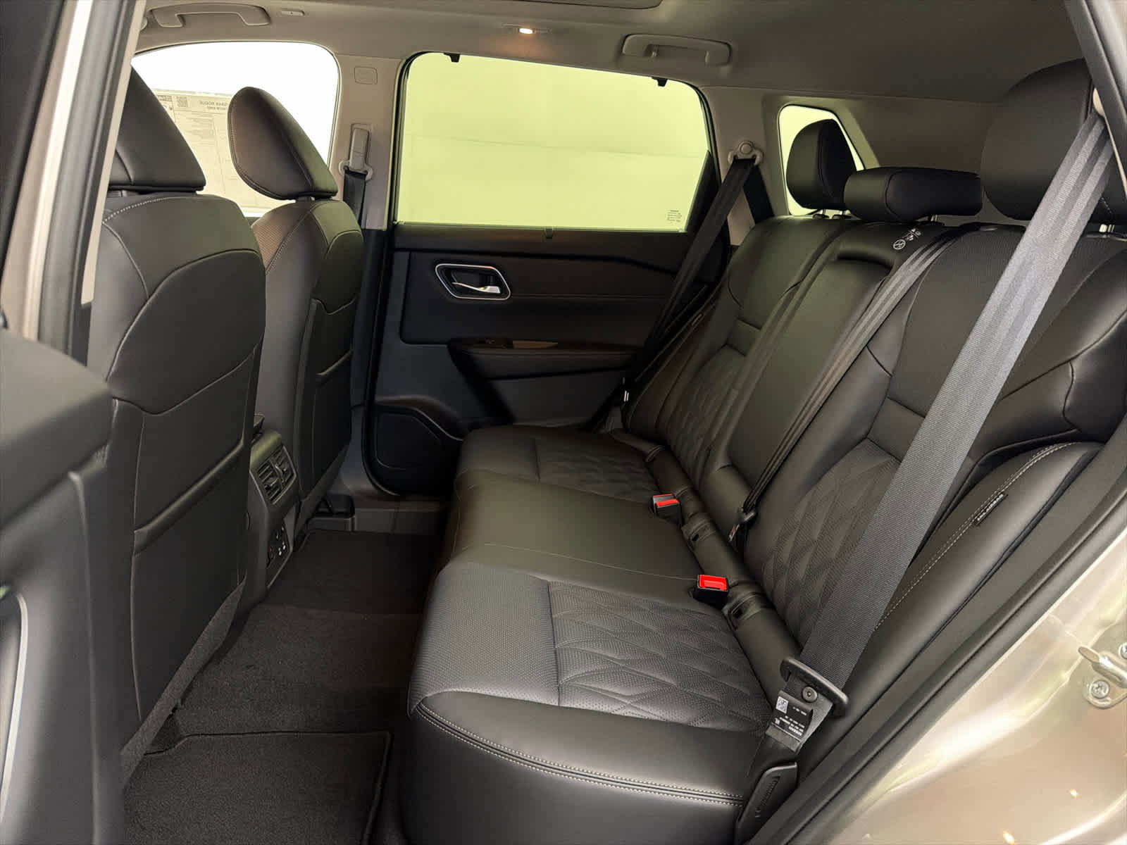 New 2026 Nissan Rogue Platinum image 10