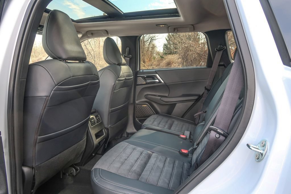 New 2026 Mitsubishi Outlander SE AWD/4WD image 23