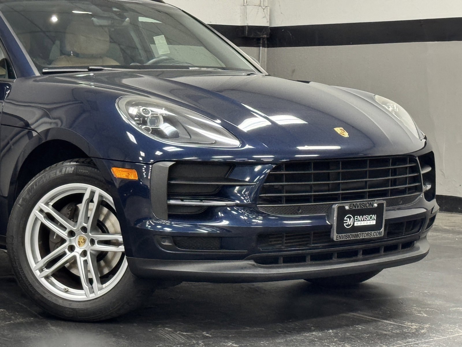 Used 2019 Porsche Macan Base image 3