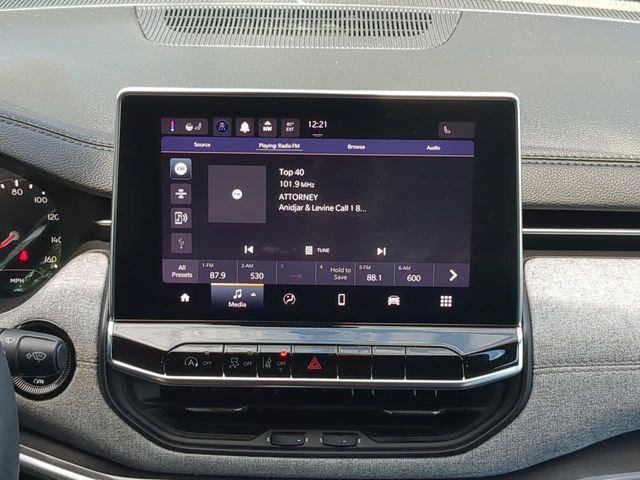 Certified 2023 Jeep Compass Latitude w/ Sun and Sound Group AWD/4WD image 20