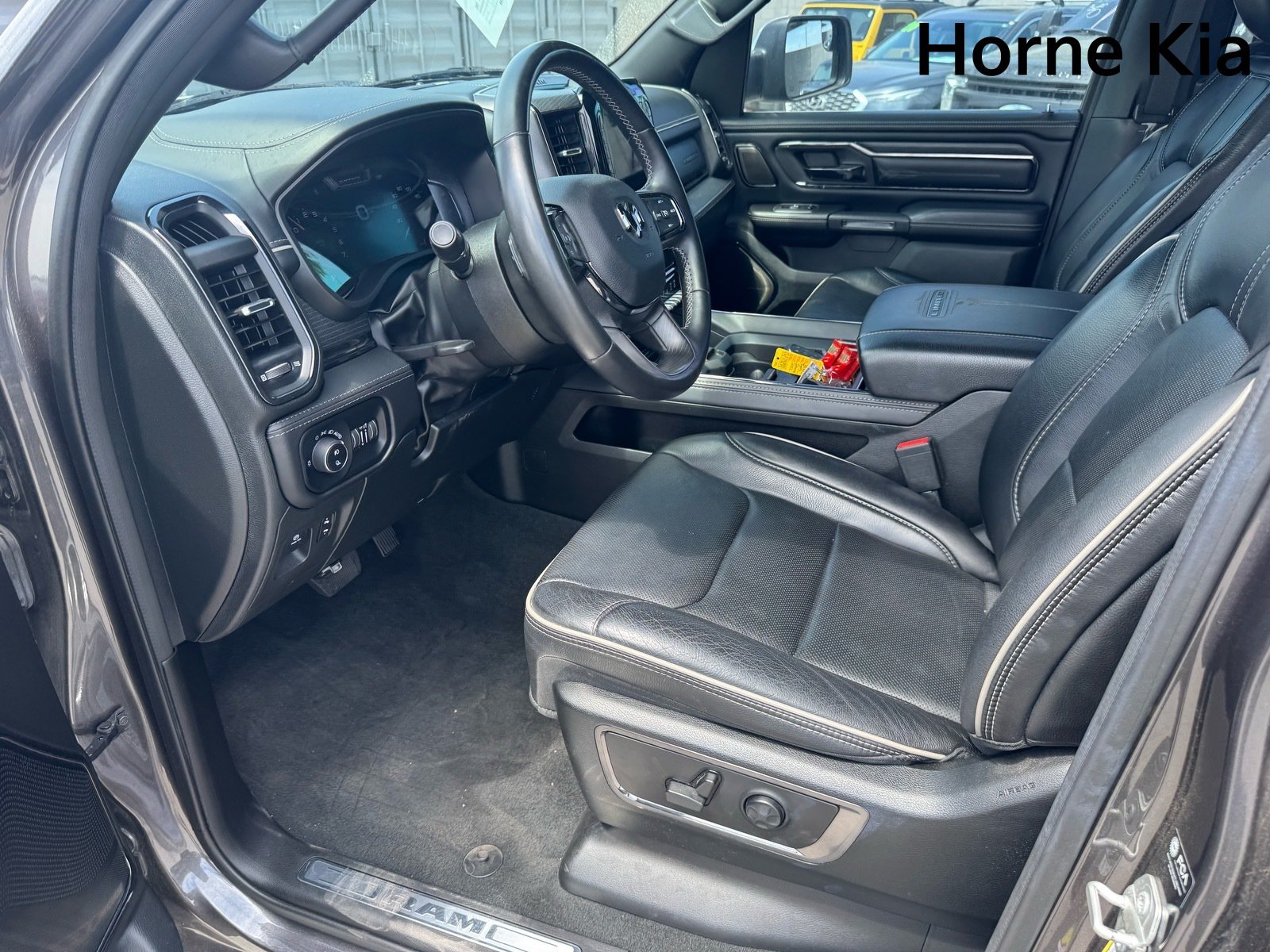 Used 2023 RAM 1500 Limited AWD/4WD image 9