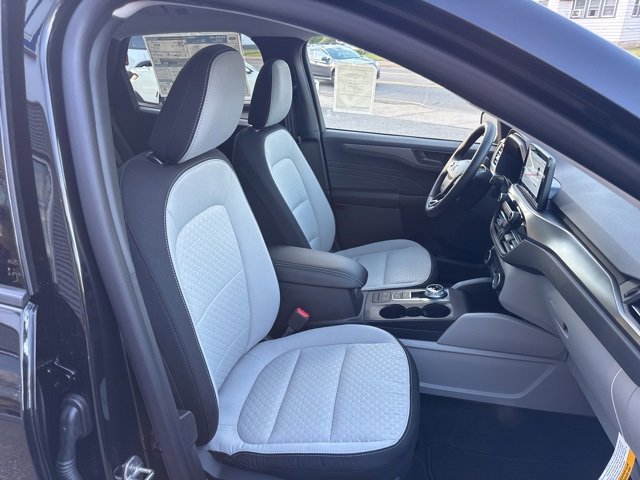 New 2026 Ford Escape Active w/ Cold Weather Package image 33