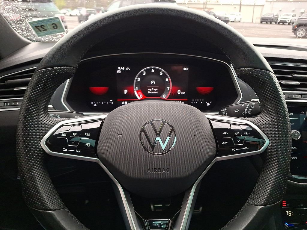 Used 2024 Volkswagen Tiguan SE R-Line AWD/4WD image 19