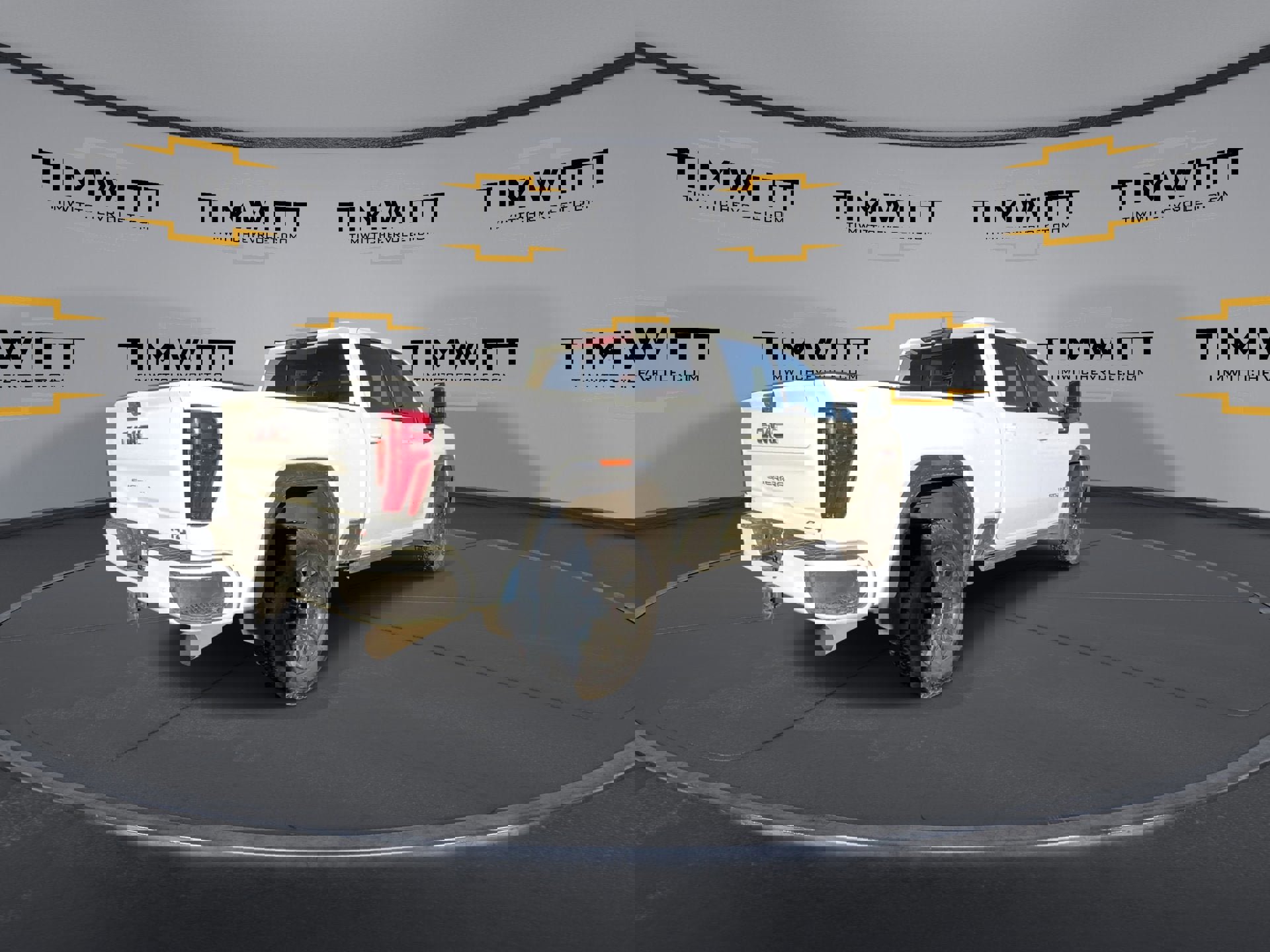 Used 2024 GMC Sierra 2500 AT4 w/ AT4 Premium Plus Package image 9