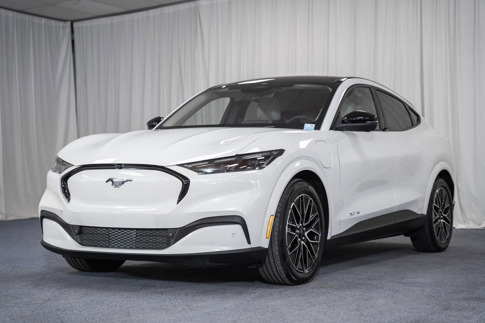 Certified 2025 Ford Mustang Mach-E Premium image 3