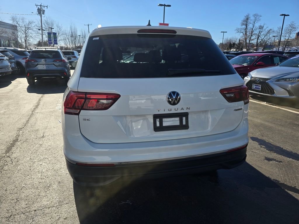 Used 2024 Volkswagen Tiguan SE AWD/4WD image 6