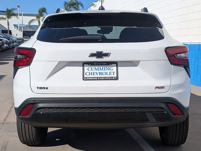 New 2026 Chevrolet Trax RS w/ Sunroof Package FWD image 9