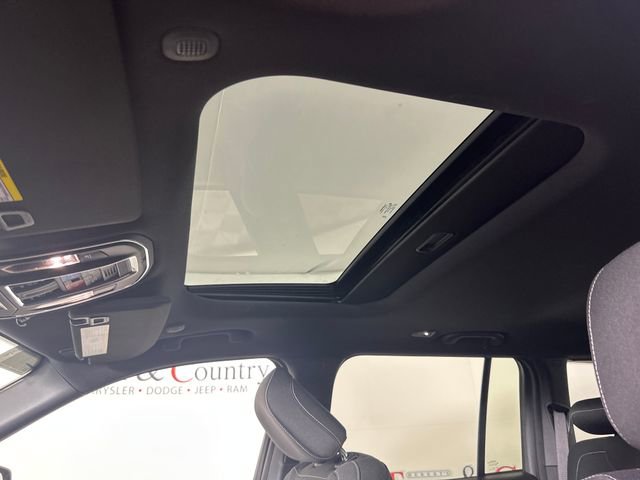 New 2025 Jeep Grand Cherokee Laredo X image 22