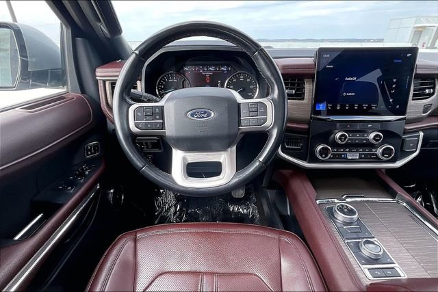 Used 2023 Ford Expedition Limited AWD/4WD image 5