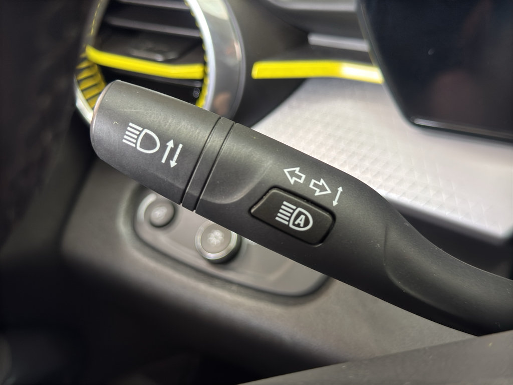 Used 2025 Chevrolet Trax LT w/ Driver Confidence Package FWD image 22