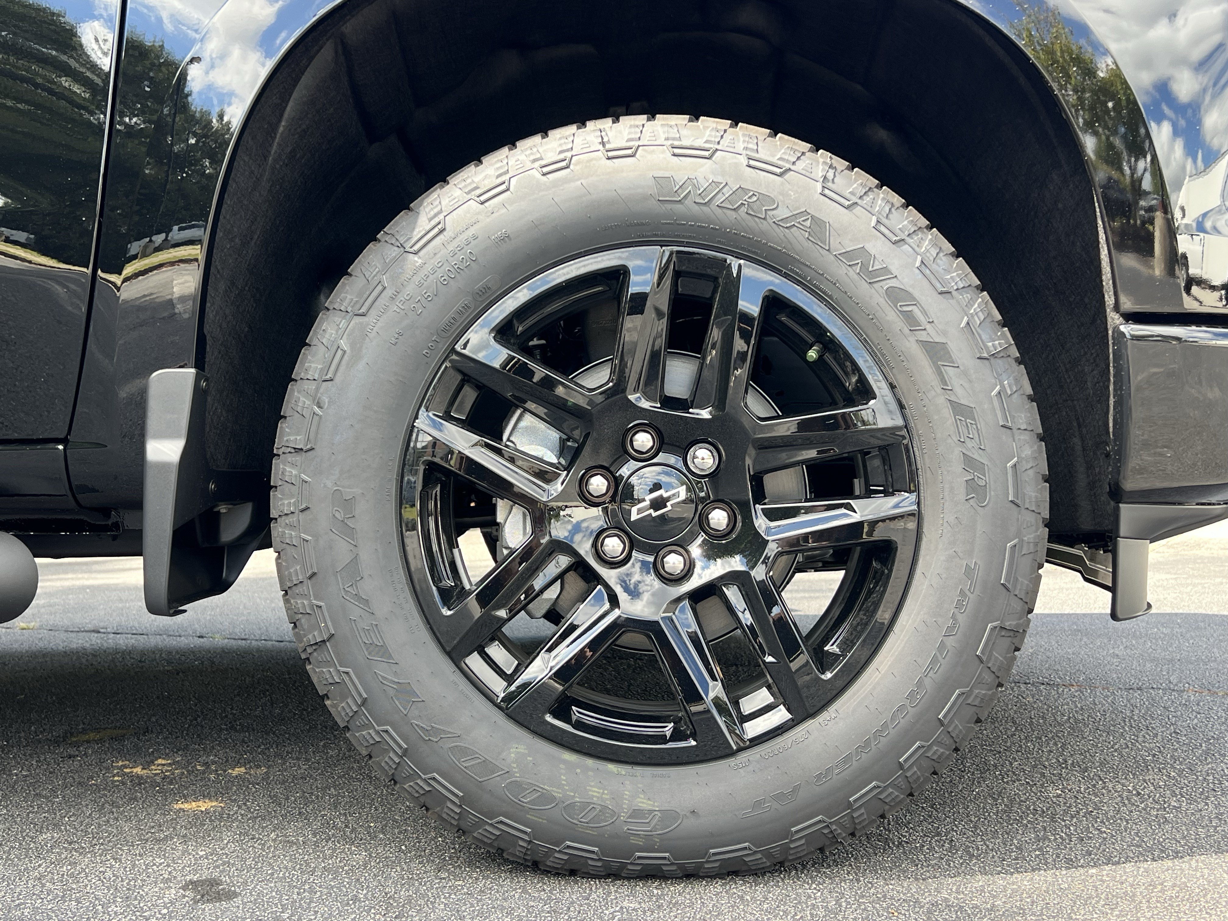 New 2026 Chevrolet Silverado 1500 Custom w/ Turbomax Blackout Package AWD/4WD image 13