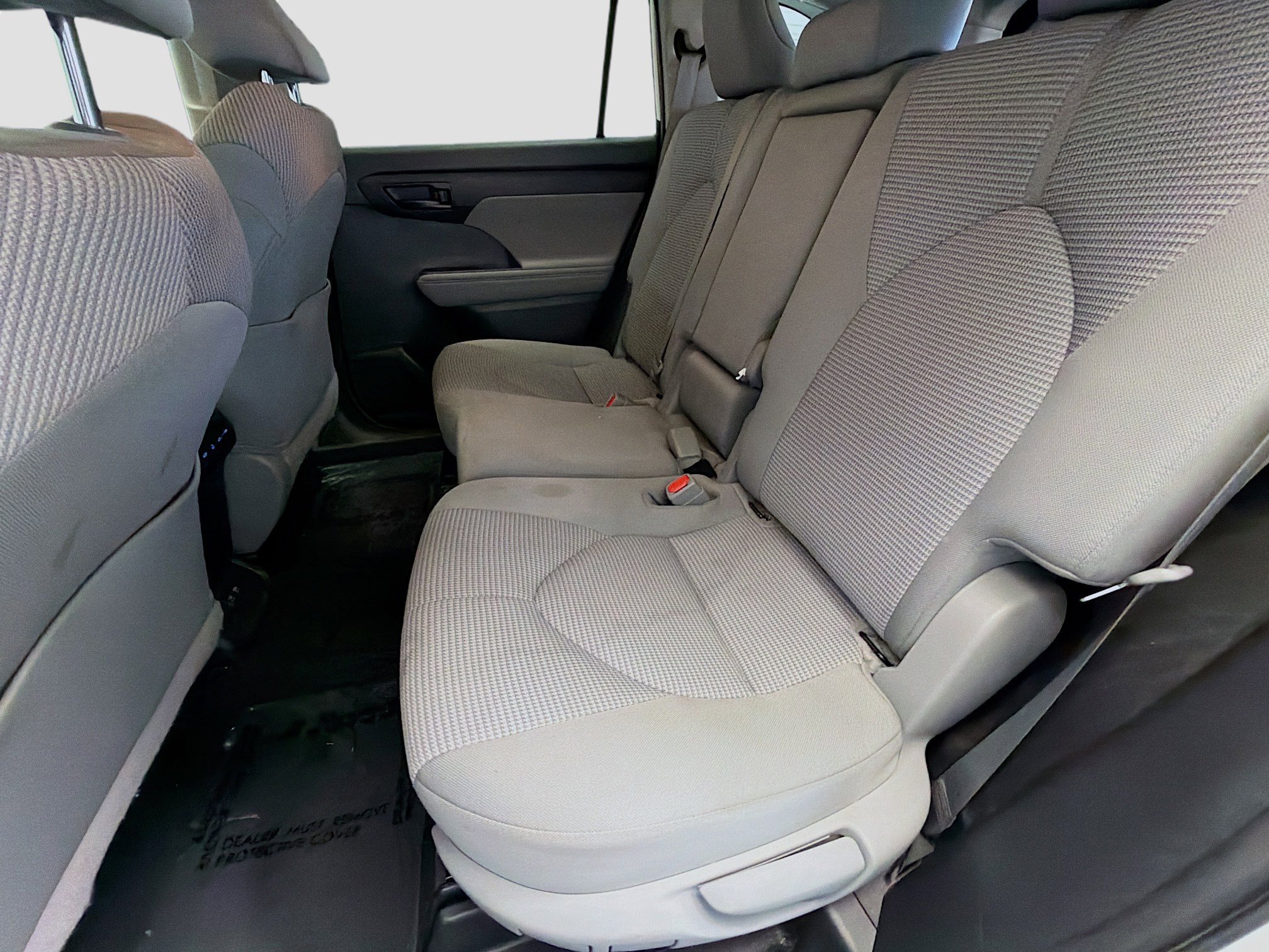 Used 2021 Toyota Highlander L image 13