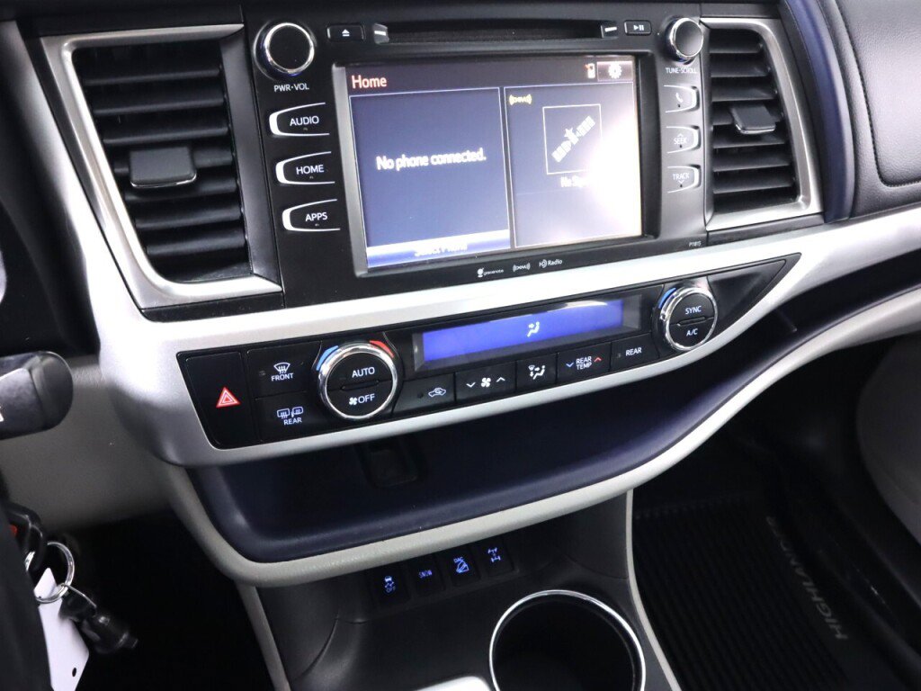 Used 2019 Toyota Highlander Plus AWD/4WD image 15