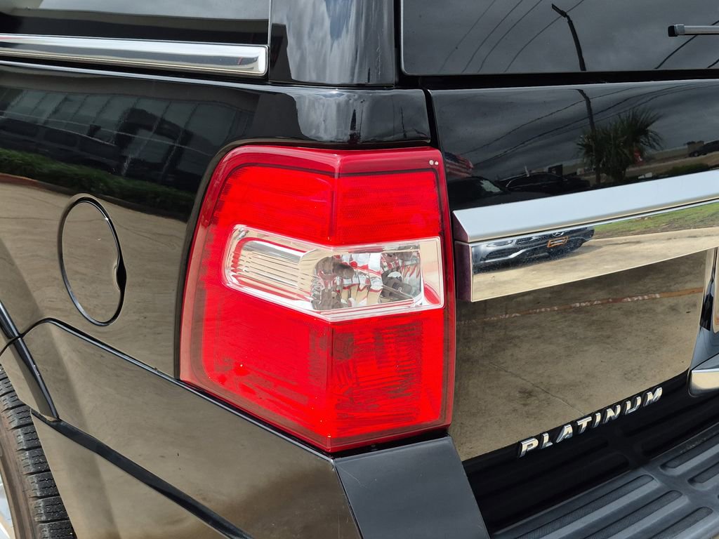 Used 2017 Ford Expedition Platinum RWD image 33