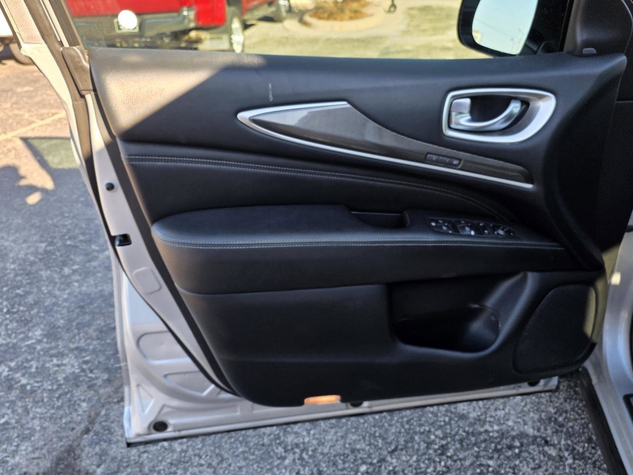 Used 2019 INFINITI QX60 Luxe image 10