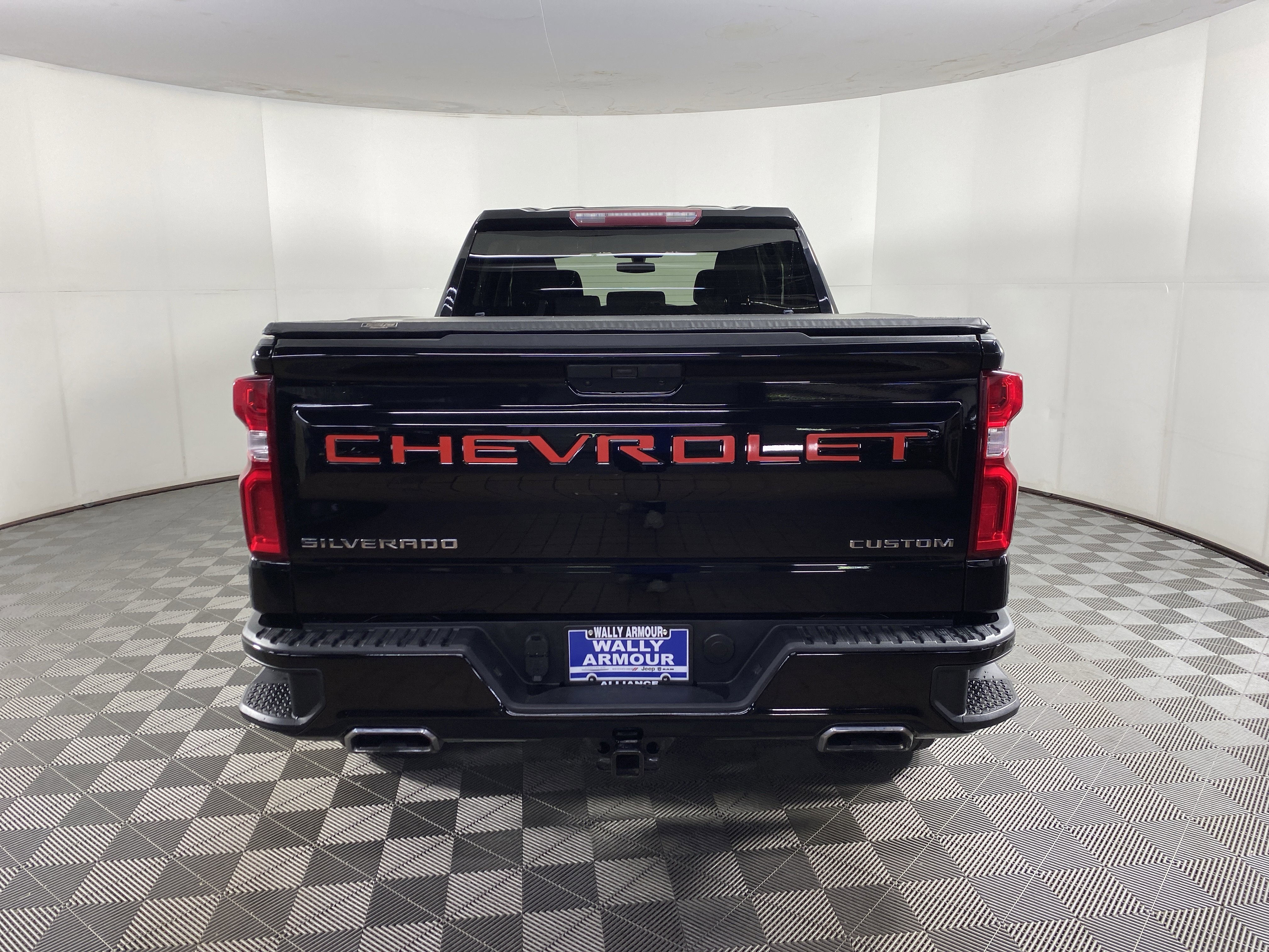 Used 2019 Chevrolet Silverado 1500 Custom Trail Boss w/ Custom Convenience Package AWD/4WD image 7