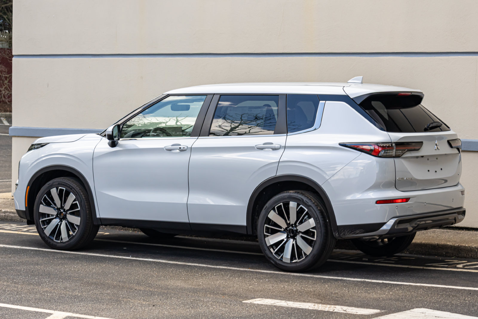 New 2026 Mitsubishi Outlander SE FWD image 8