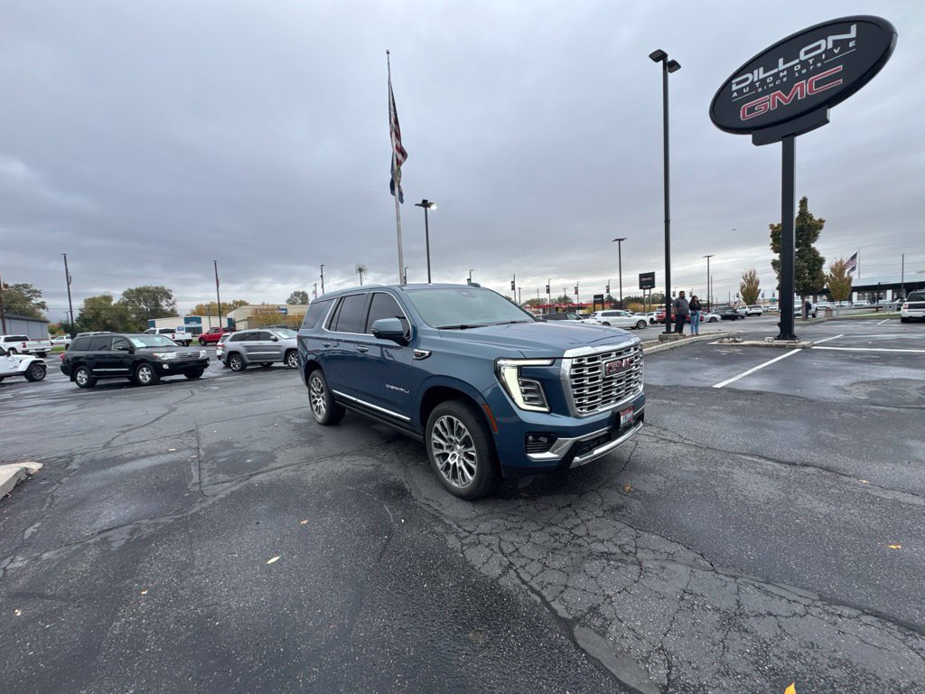 Used 2025 GMC Yukon Denali w/ Denali Reserve Package AWD/4WD image 8
