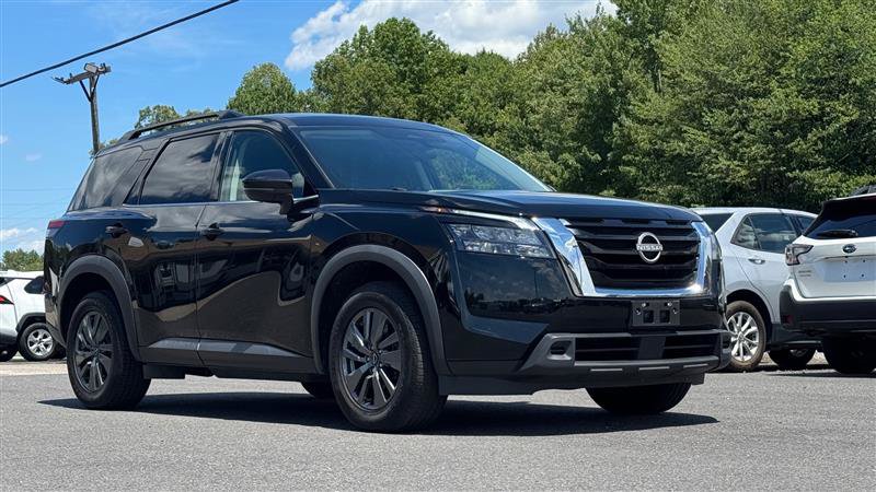 Used 2024 Nissan Pathfinder SV AWD/4WD image 6