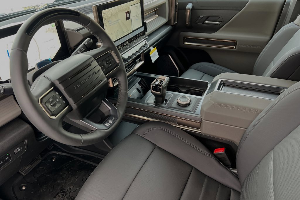 New 2025 GMC Hummer EV 2X w/ Extreme Off-Road Package image 7