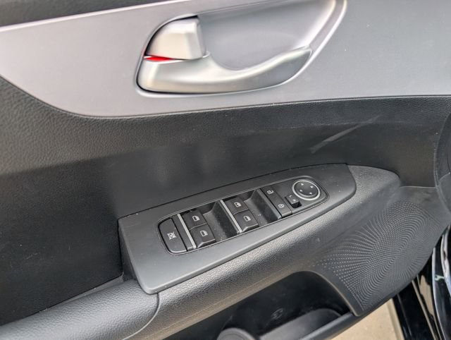 Used 2024 Kia Forte LXS FWD image 9